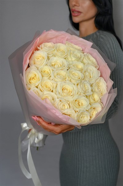 Букет М из белых роз 607033897881