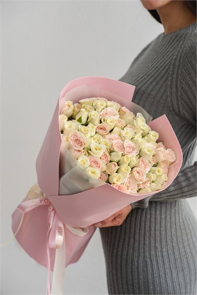 21 кустовая роза нежный микс 2437