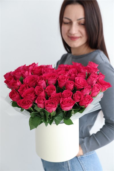 51 роза в шляпной коробке 2466