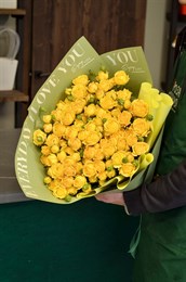 25 кустовых роз в упаковке 958871592601