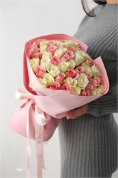 51 роза Кения нежный микс 2428